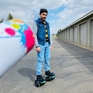 Meet your Posher, Manit